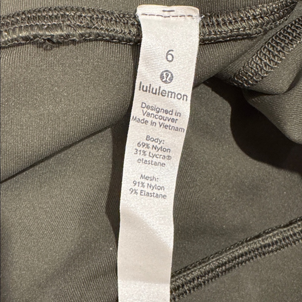 Lululemon Pace Rival 22" Crop Leggings, Grey Sage Green, Size 6 - Picture 10 of 10
